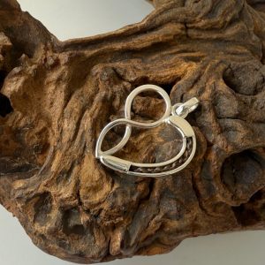 Hanger hart infinity